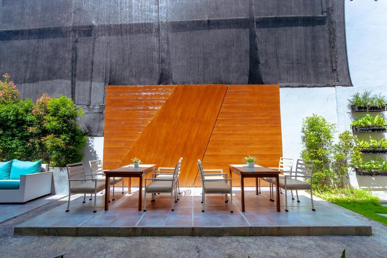 Lega Legi Town House By The Lavana Guest house