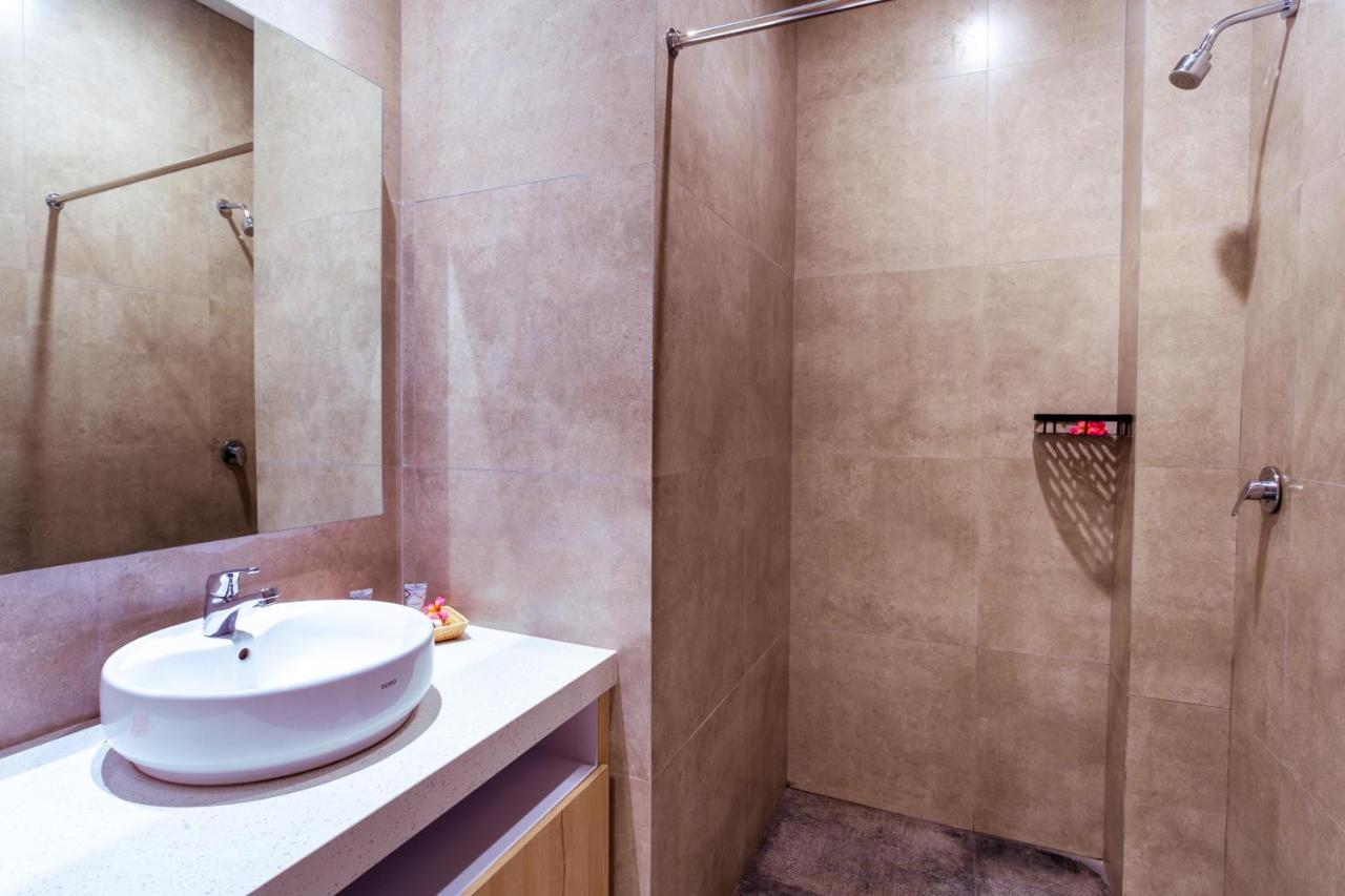 Lega Legi Town House By The Lavana Guest house *